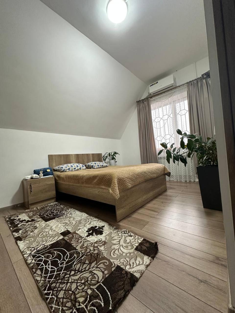 בישקק Amanat Guest House מראה חיצוני תמונה