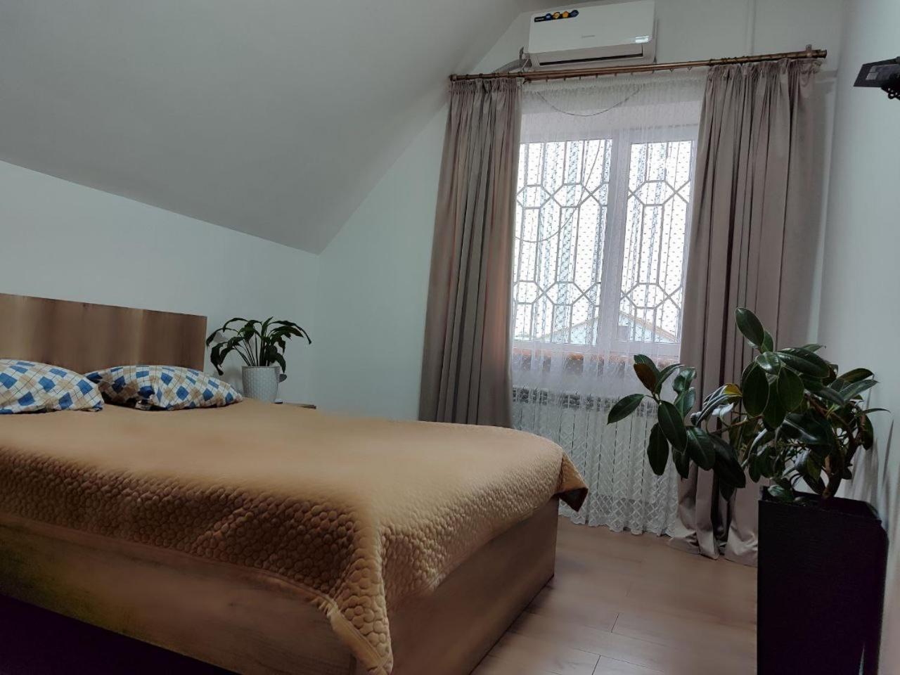 בישקק Amanat Guest House מראה חיצוני תמונה