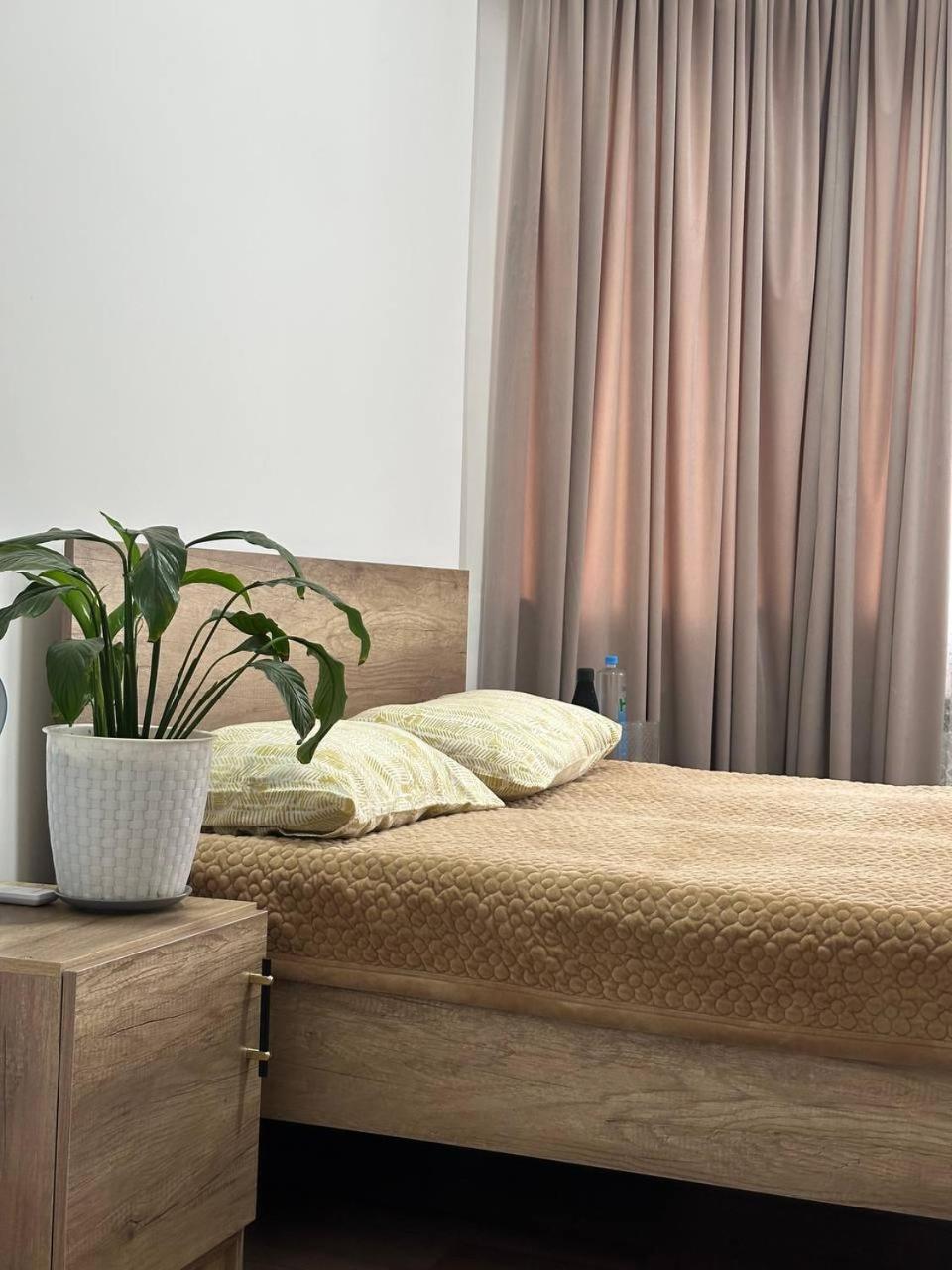 בישקק Amanat Guest House מראה חיצוני תמונה