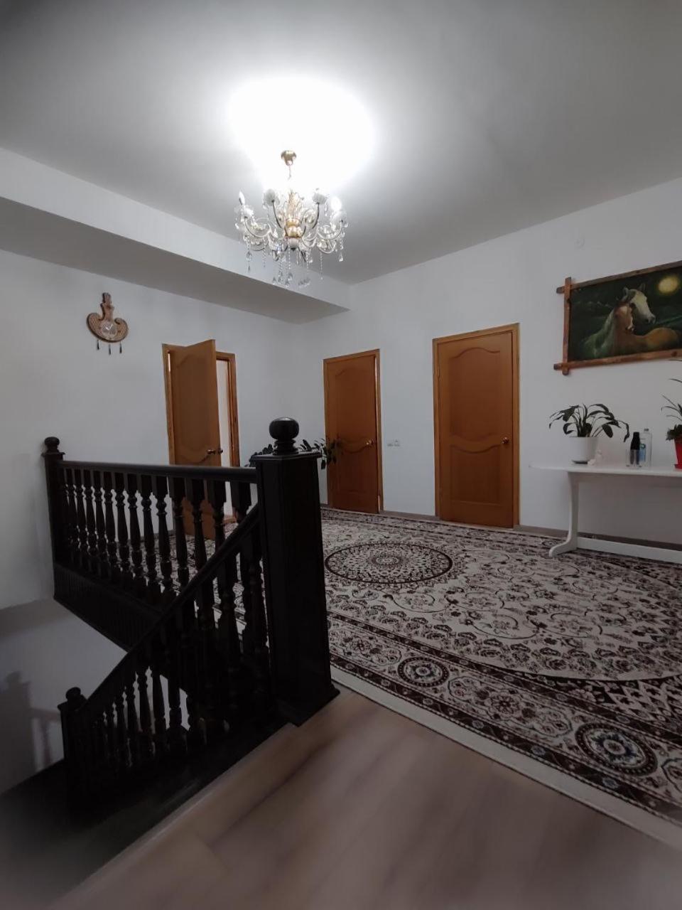 בישקק Amanat Guest House מראה חיצוני תמונה