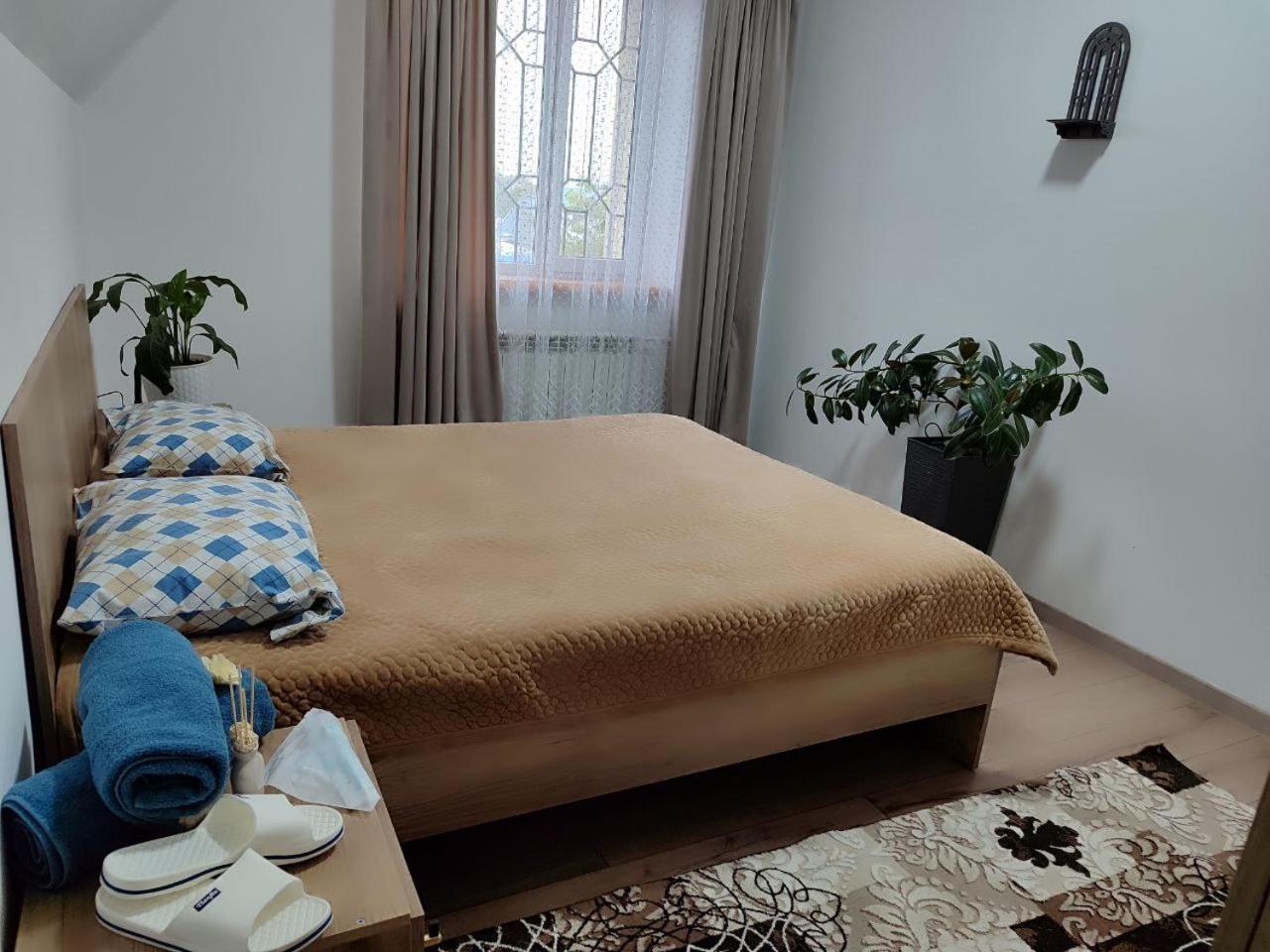 בישקק Amanat Guest House מראה חיצוני תמונה