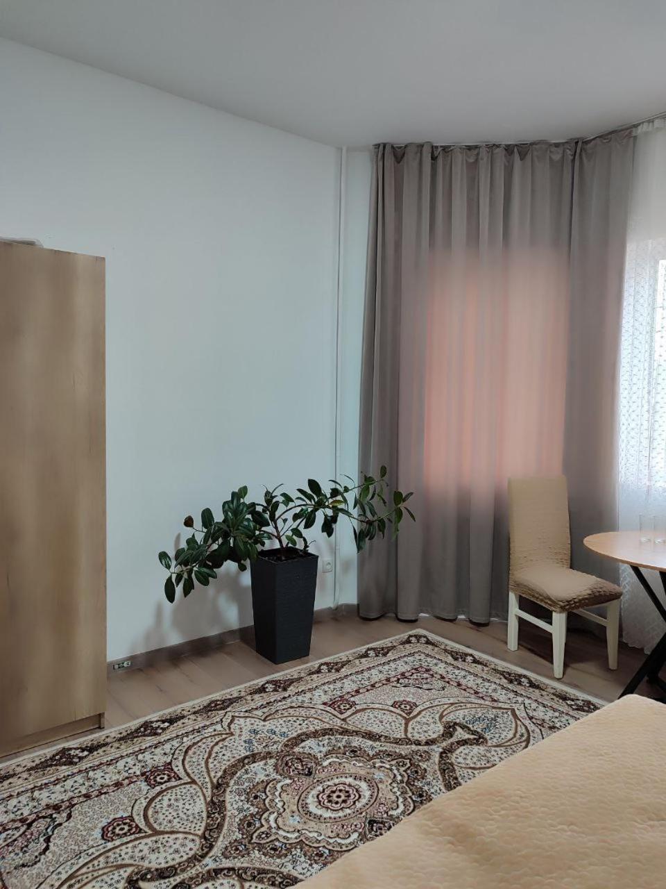 בישקק Amanat Guest House מראה חיצוני תמונה