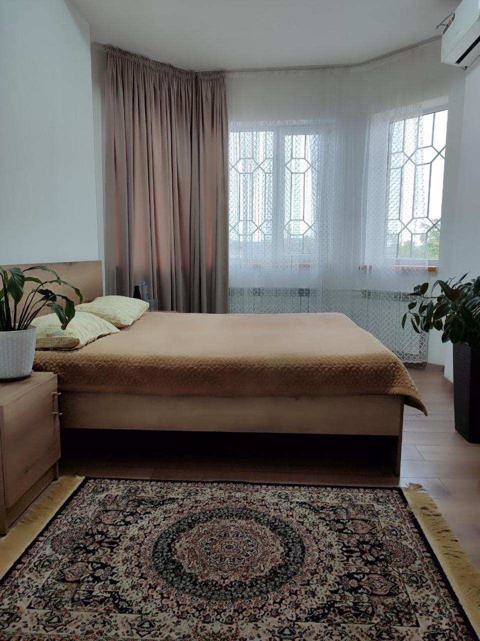 בישקק Amanat Guest House מראה חיצוני תמונה