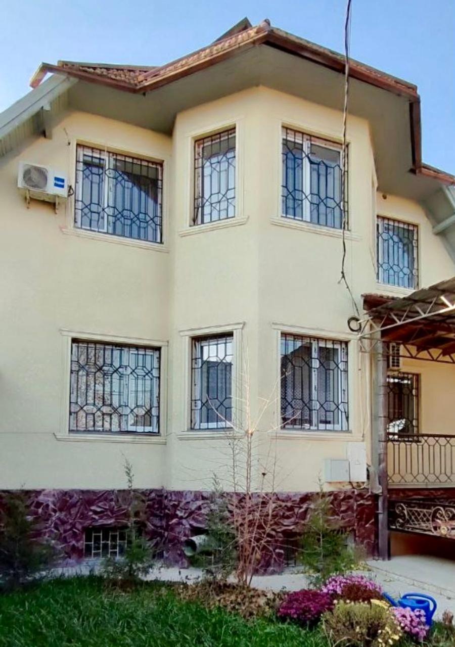 בישקק Amanat Guest House מראה חיצוני תמונה